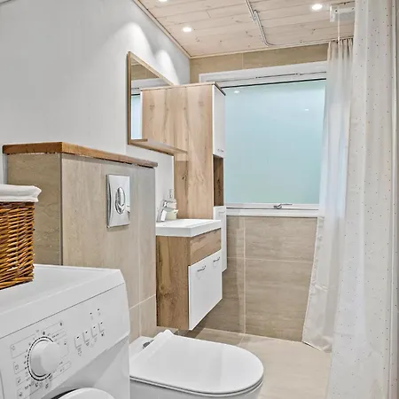 3 Bedroom Nice Home In Thyholm * Thyholm