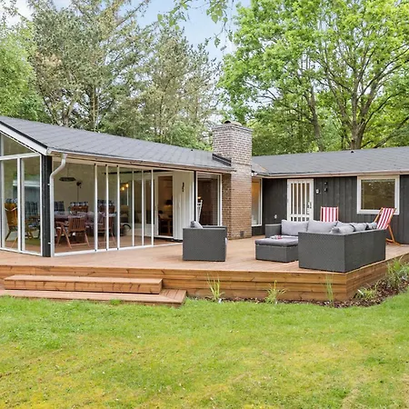 3 Bedroom Lovely Home In Thyholm Holiday home Thyholm